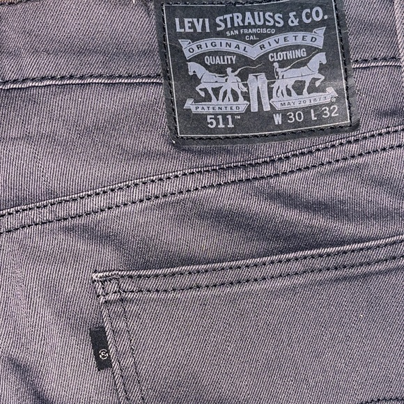 Black Levi’s Jeans - Picture 2 of 4